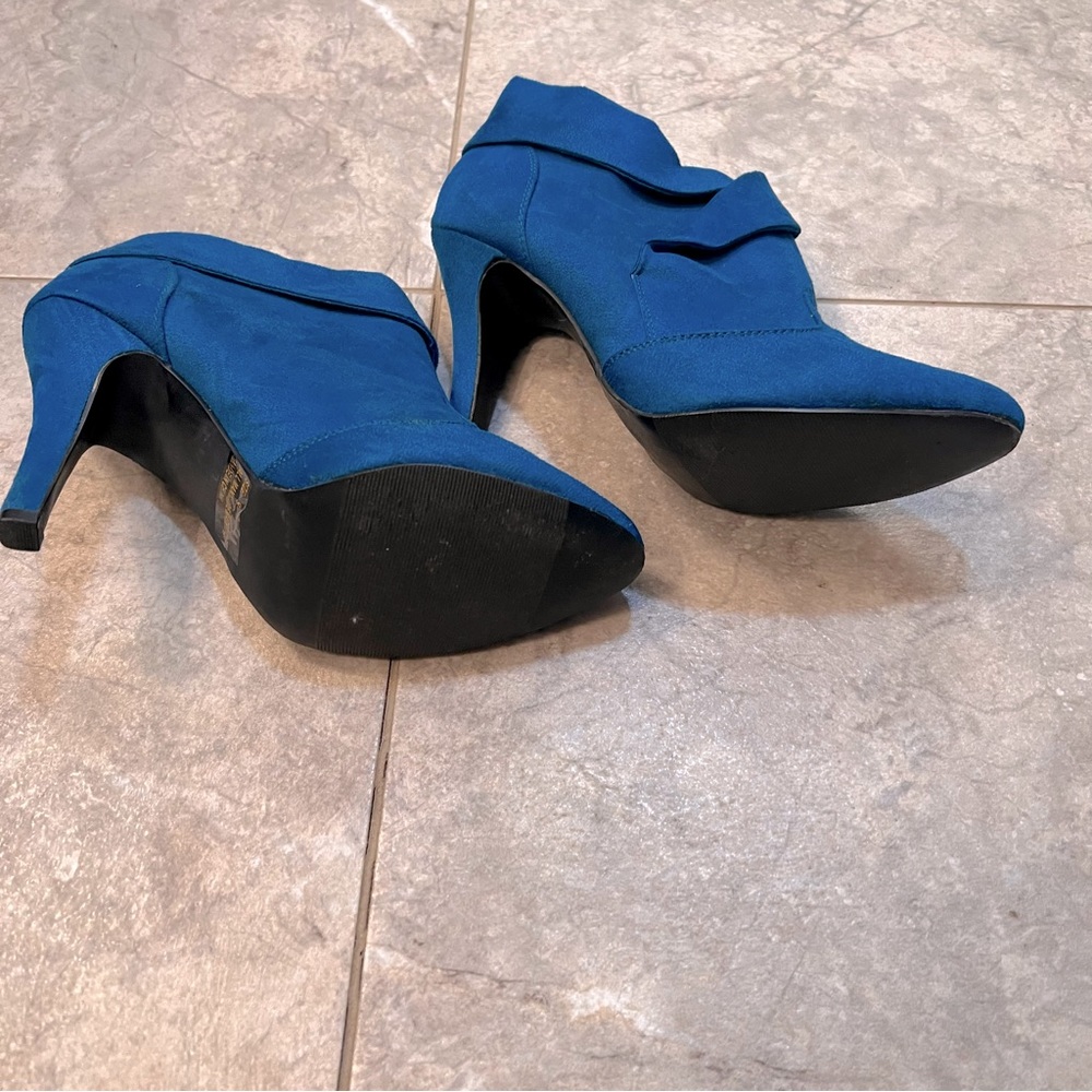 Teal suede boots